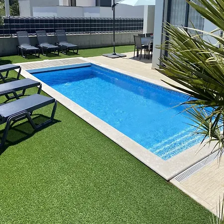 Near Obidos Lagoon And Surf Beaches, Cleaning Included Foz do Arelho