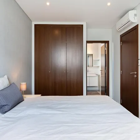 Near Obidos Lagoon And Surf Beaches, Cleaning Included