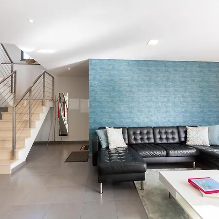 Near Obidos Lagoon And Surf Beaches, Cleaning Included Villa